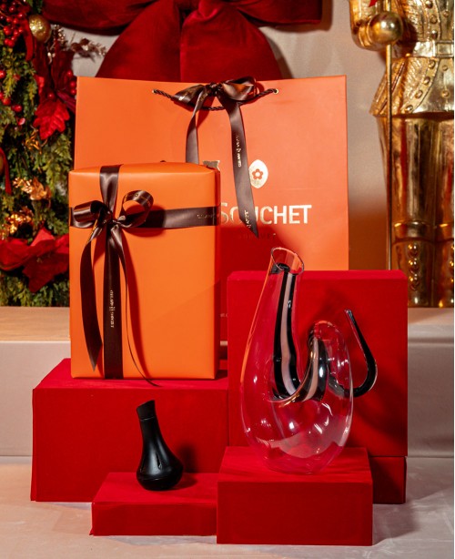 The Reidel Curly Decanter