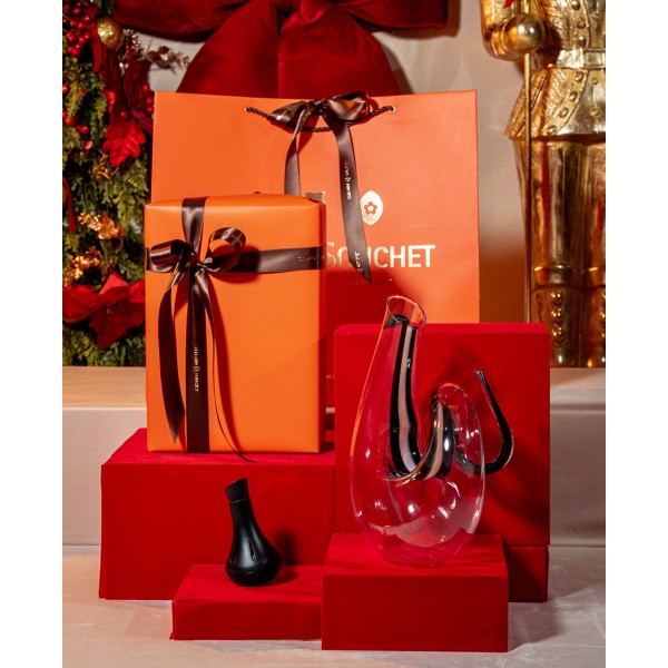 The Reidel Curly Decanter