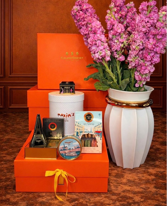 Maxims De Paris Est Une Fete Gift Hamper